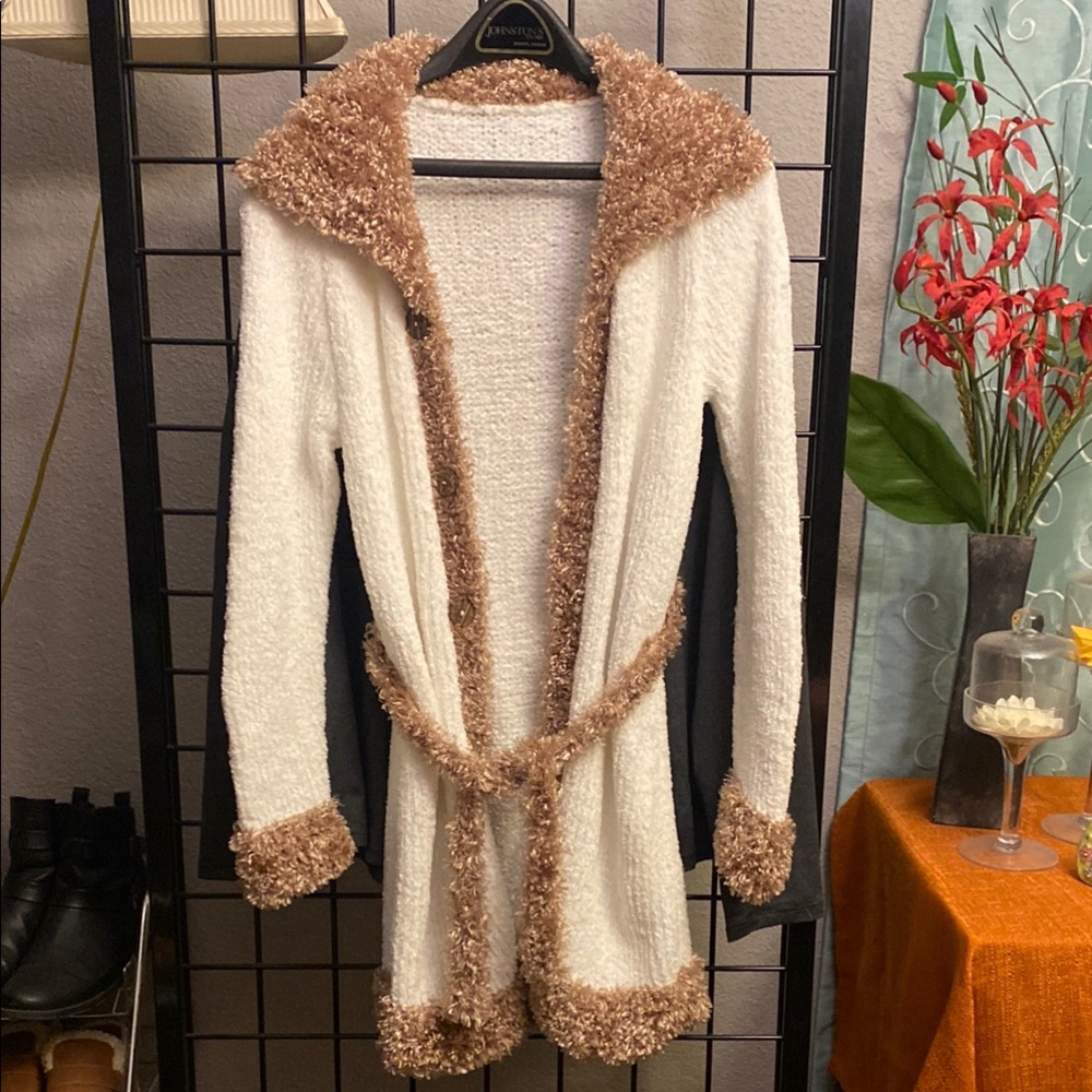 Pottery Barn Cozy White and Brown Fuzzy robe